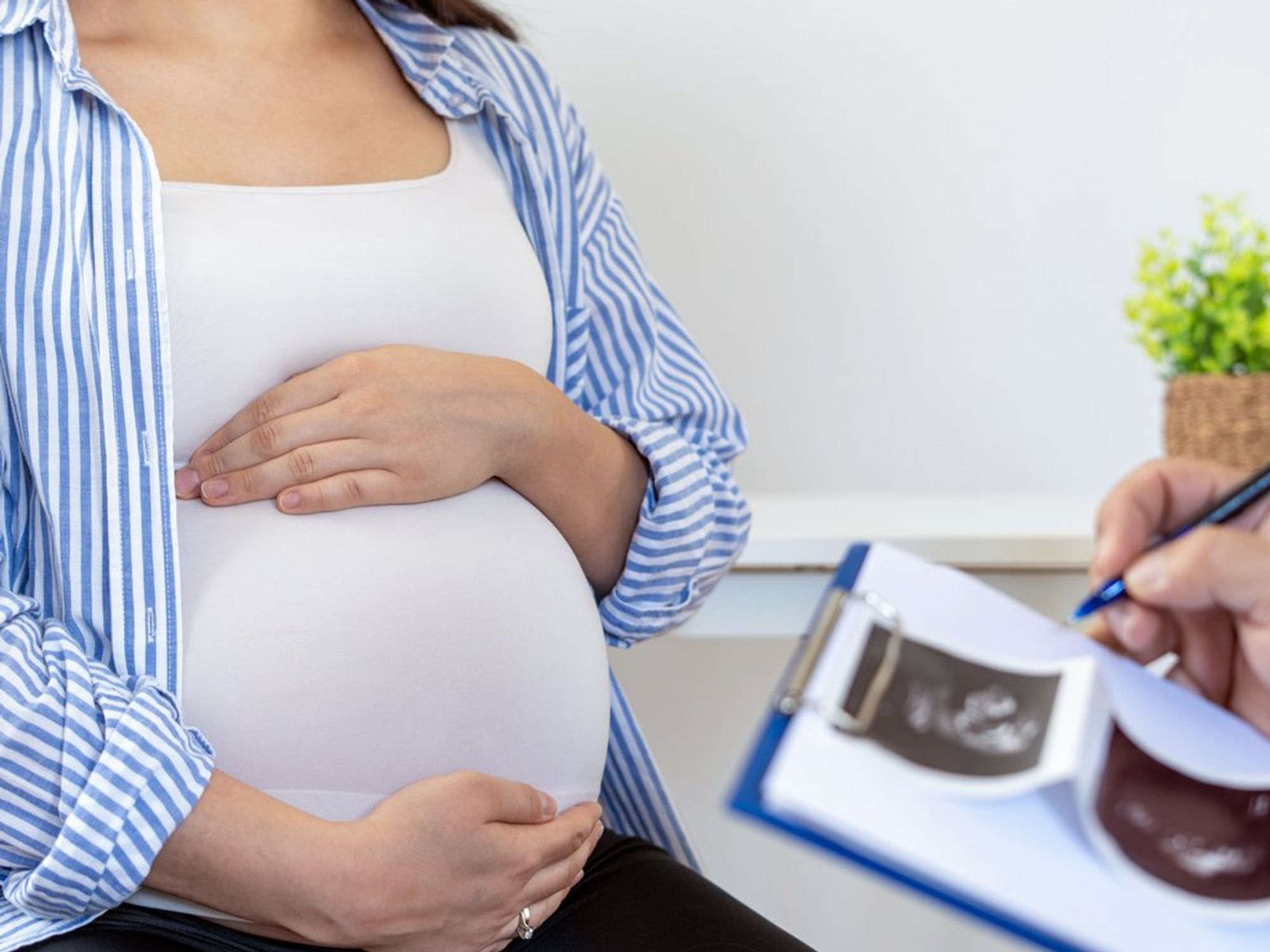 Should You Join a Pregnancy Registry if You Have MS?